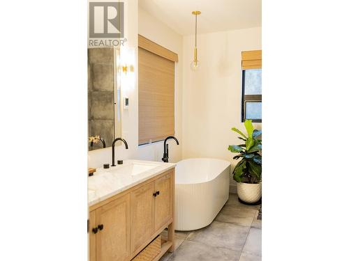 2690 Placer Place, Grand Forks, BC - Indoor Photo Showing Bathroom