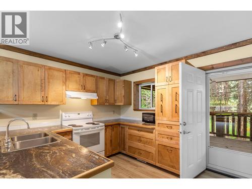 3416 Hayman Crescent, Quesnel, BC - Indoor Photo Showing Kitchen With Double Sink