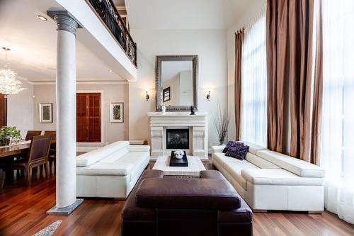 Salon - 30 Rue Simone-De Beauvoir, Notre-Dame-De-L'Île-Perrot, QC - Indoor Photo Showing Living Room With Fireplace