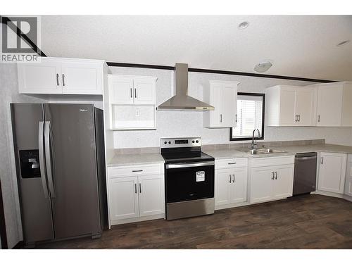 bright while kitchen - 61 Antoine Road Unit# 24, Vernon, BC 