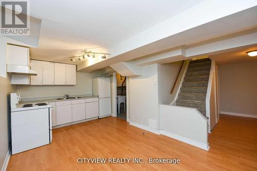 6459 Tisler Crescent, Mississauga, ON - Indoor Photo Showing Kitchen With Double Sink
