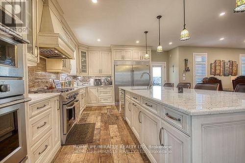 5499 Attema Crescent, West Lincoln, ON - Indoor Photo Showing Kitchen With Upgraded Kitchen