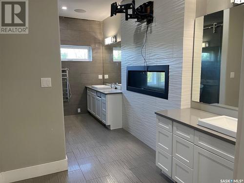 2431 Jameson Crescent, Regina, SK - Indoor