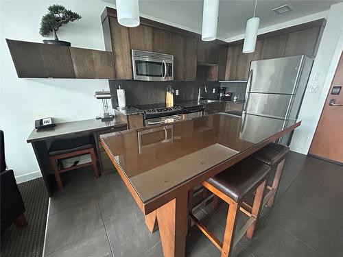 413-400 Stemwinder Drive, Kimberley, BC - Indoor Photo Showing Kitchen With Upgraded Kitchen