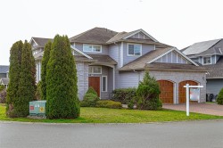 1734 Mamich Cir  Saanich, BC V8N 6N1