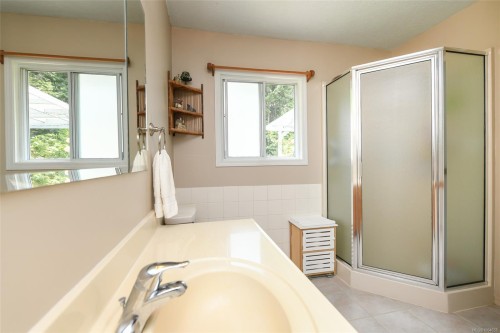 5340 Gainsberg Rd, Bowser, BC 