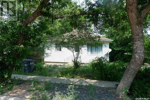 318 4th AVENUE W  Assiniboia, SK S0H 0B0