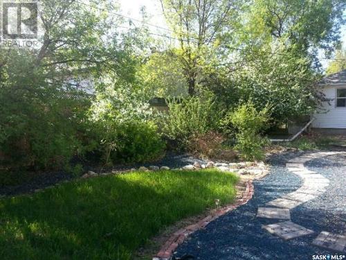 318 4Th Avenue W, Assiniboia, SK - Outdoor