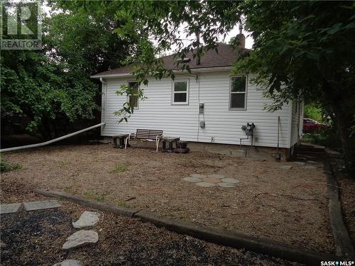 318 4Th Avenue W, Assiniboia, SK - Outdoor With Exterior