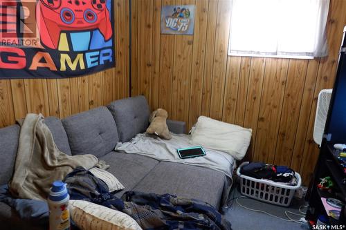 508 5Th Avenue W, Assiniboia, SK - Indoor