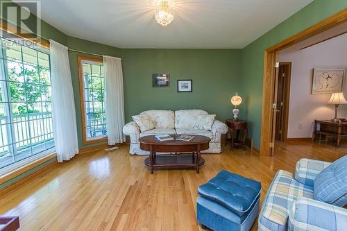 21 Lighthouse Point Dr, Thessalon, ON - Indoor Photo Showing Living Room