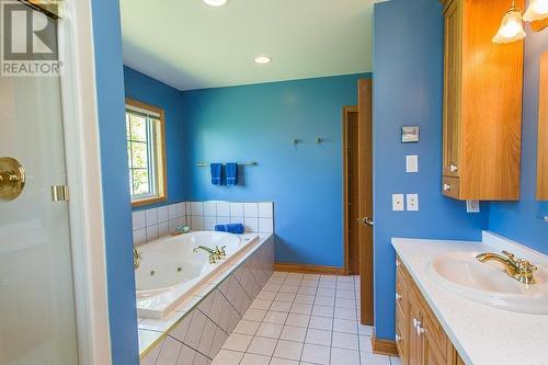 21 Lighthouse Point Dr, Thessalon, ON - Indoor Photo Showing Bathroom