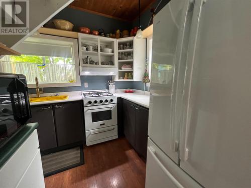 546 Main Road, Bauline East, NL - Indoor Photo Showing Kitchen