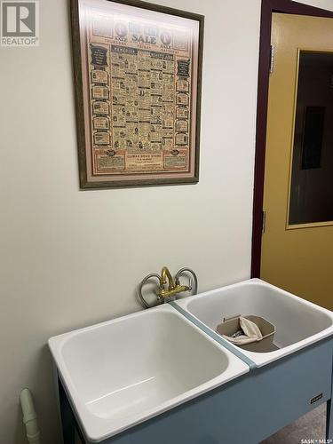 433 3Rd Street E, Shaunavon, SK - Indoor