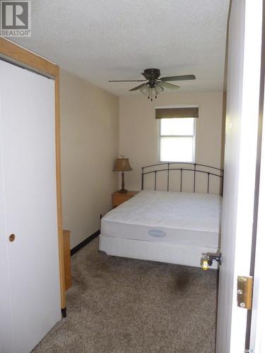 433 3Rd Street E, Shaunavon, SK - Indoor Photo Showing Bedroom