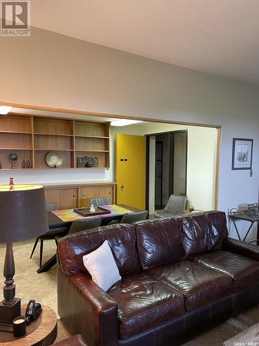 433 3Rd Street E, Shaunavon, SK - Indoor Photo Showing Living Room