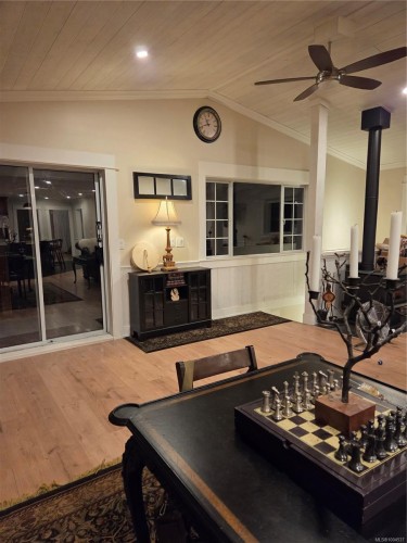 3744 Gibbins Rd, Duncan, BC 