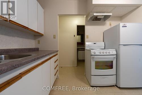 2100 Regent Street, Greater Sudbury (Sudbury), ON - Indoor Photo Showing Kitchen