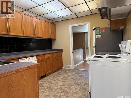 368 3Rd Avenue E, Melville, SK - Indoor Photo Showing Kitchen