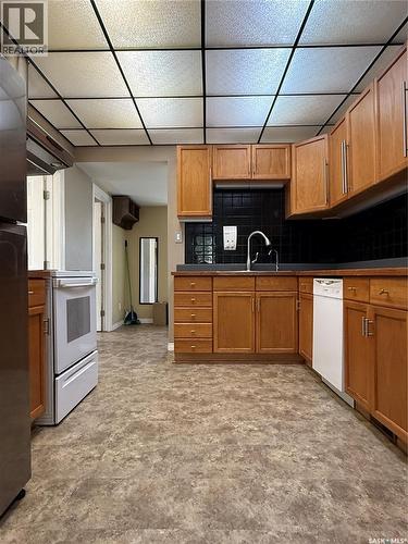 368 3Rd Avenue E, Melville, SK - Indoor Photo Showing Kitchen