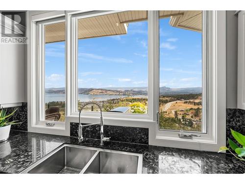 1825 Scott Crescent, West Kelowna, BC - Indoor Photo Showing Kitchen With Double Sink