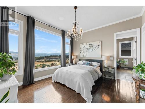 1825 Scott Crescent, West Kelowna, BC - Indoor Photo Showing Bedroom