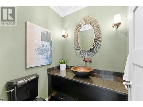 1825 Scott Crescent, West Kelowna, BC - Indoor Photo Showing Bathroom