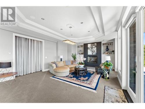 1825 Scott Crescent, West Kelowna, BC - Indoor Photo Showing Living Room