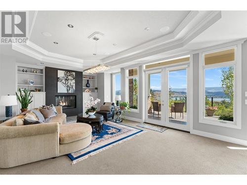 1825 Scott Crescent, West Kelowna, BC - Indoor Photo Showing Living Room