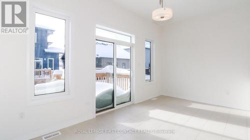 3778 Sunbank Crescent, Severn, ON - Indoor Photo Showing Other Room
