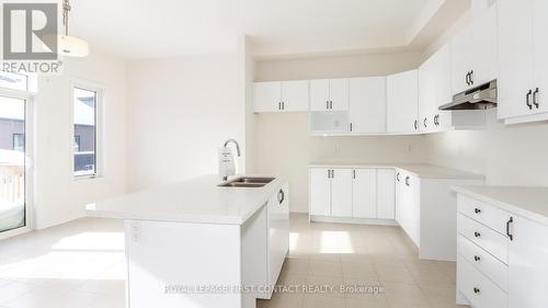 3778 Sunbank Crescent, Severn, ON - Indoor Photo Showing Kitchen With Double Sink