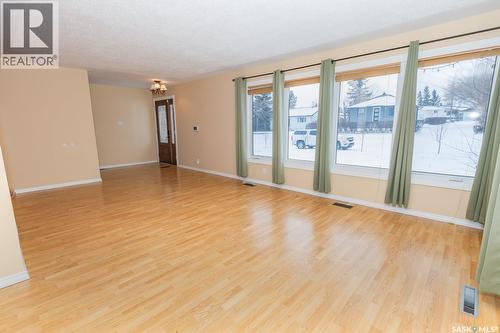 330 Alberta Avenue, Kerrobert, SK - Indoor Photo Showing Other Room