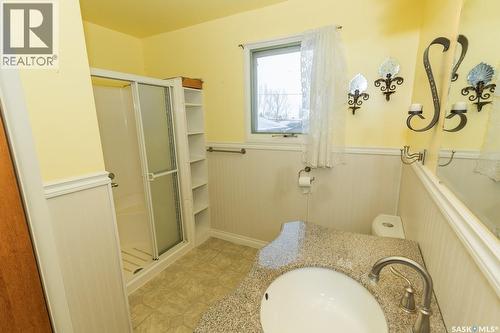 330 Alberta Avenue, Kerrobert, SK - Indoor Photo Showing Bathroom