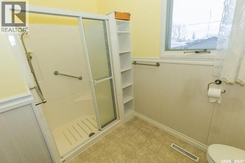 330 Alberta Avenue, Kerrobert, SK - Indoor