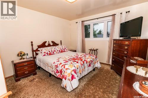 330 Alberta Avenue, Kerrobert, SK - Indoor Photo Showing Bedroom