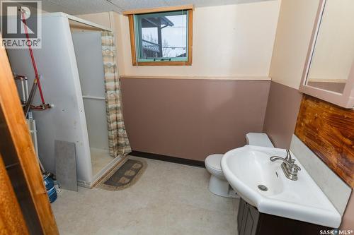 330 Alberta Avenue, Kerrobert, SK - Indoor Photo Showing Bathroom