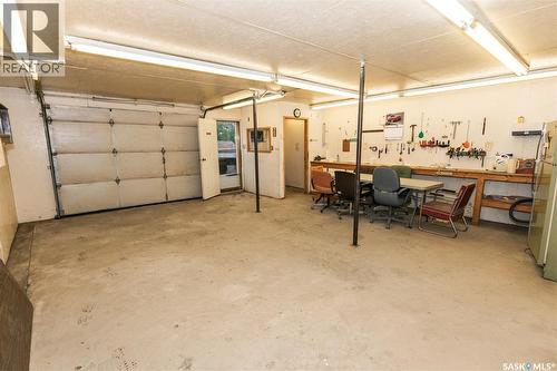 330 Alberta Avenue, Kerrobert, SK - Indoor Photo Showing Garage