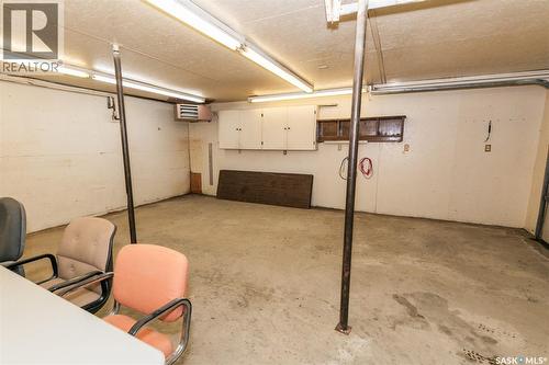 330 Alberta Avenue, Kerrobert, SK - Indoor Photo Showing Garage