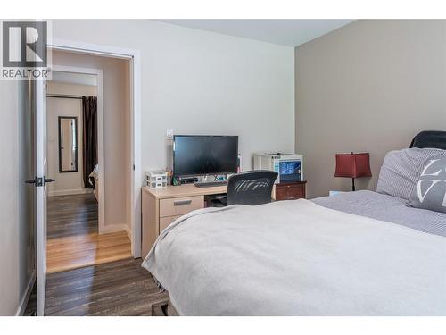 3286 Upper Mcleod Road, Spallumcheen, BC - Indoor Photo Showing Bedroom