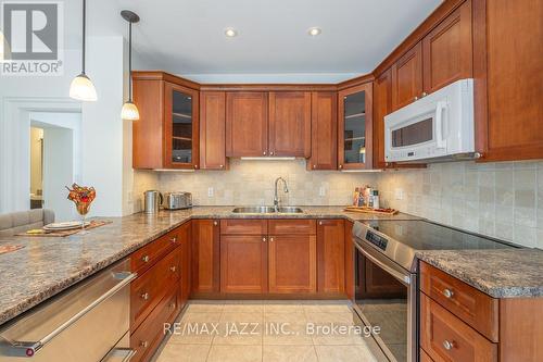 122 Richard Street, Greater Napanee (Greater Napanee), ON - Indoor Photo Showing Kitchen With Double Sink