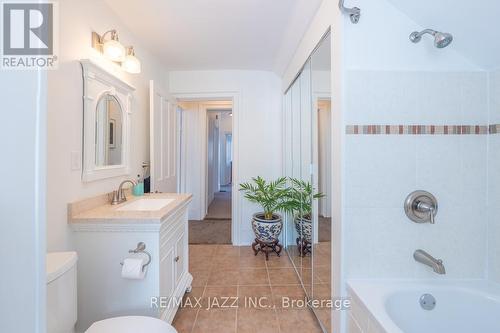 122 Richard Street, Greater Napanee (Greater Napanee), ON - Indoor Photo Showing Bathroom