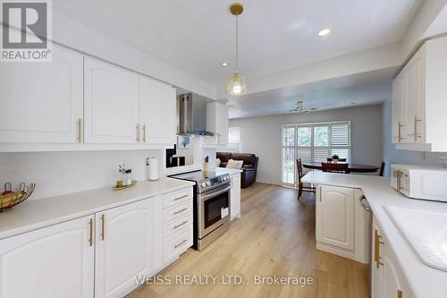 69 Wooliston Crescent, Brampton, ON - Indoor Photo Showing Kitchen