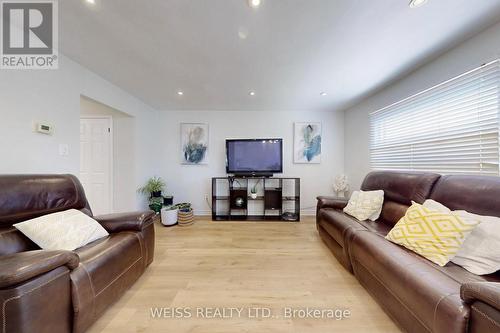 69 Wooliston Crescent, Brampton, ON - Indoor Photo Showing Living Room