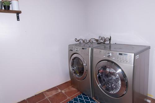 Laundry room - 4191 4E Rang E., Sainte-Hélène-De-Kamouraska, QC - Indoor Photo Showing Laundry Room