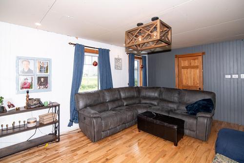 Living room - 4191 4E Rang E., Sainte-Hélène-De-Kamouraska, QC - Indoor Photo Showing Living Room
