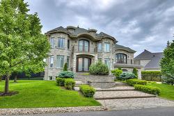 3770 Rue de Louviers  Brossard, QC J4H 3J4