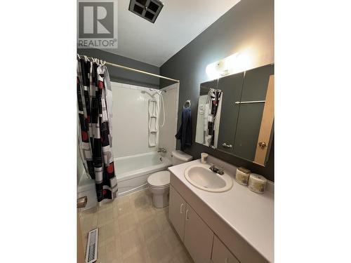 5527 48 Street, Fort Nelson, BC - Indoor Photo Showing Bathroom