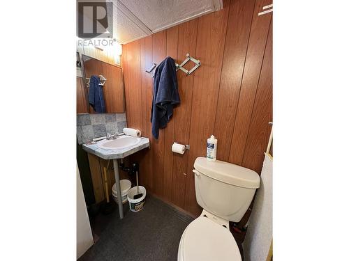 5527 48 Street, Fort Nelson, BC - Indoor Photo Showing Bathroom