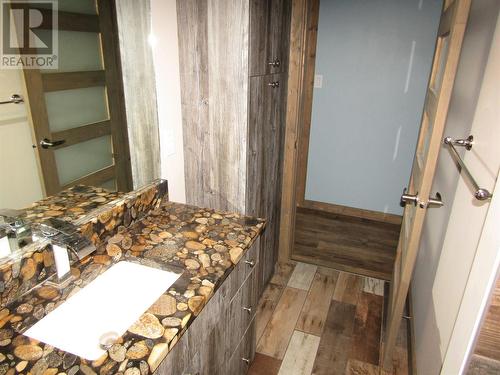 1822 66 Avenue, Grand Forks, BC - Indoor Photo Showing Bathroom