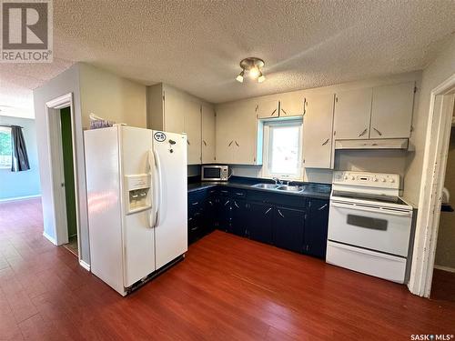 1412 2Nd Avenue, Edam, SK - Indoor Photo Showing Kitchen With Double Sink